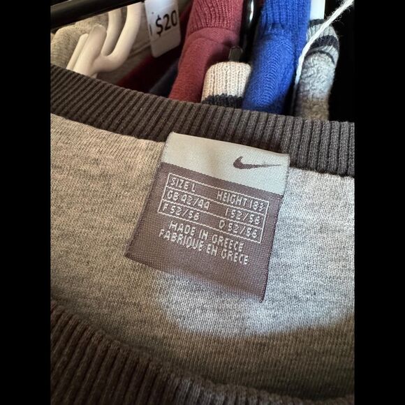 Nike Crewneck Sweatshirt - Picture 2 of 2